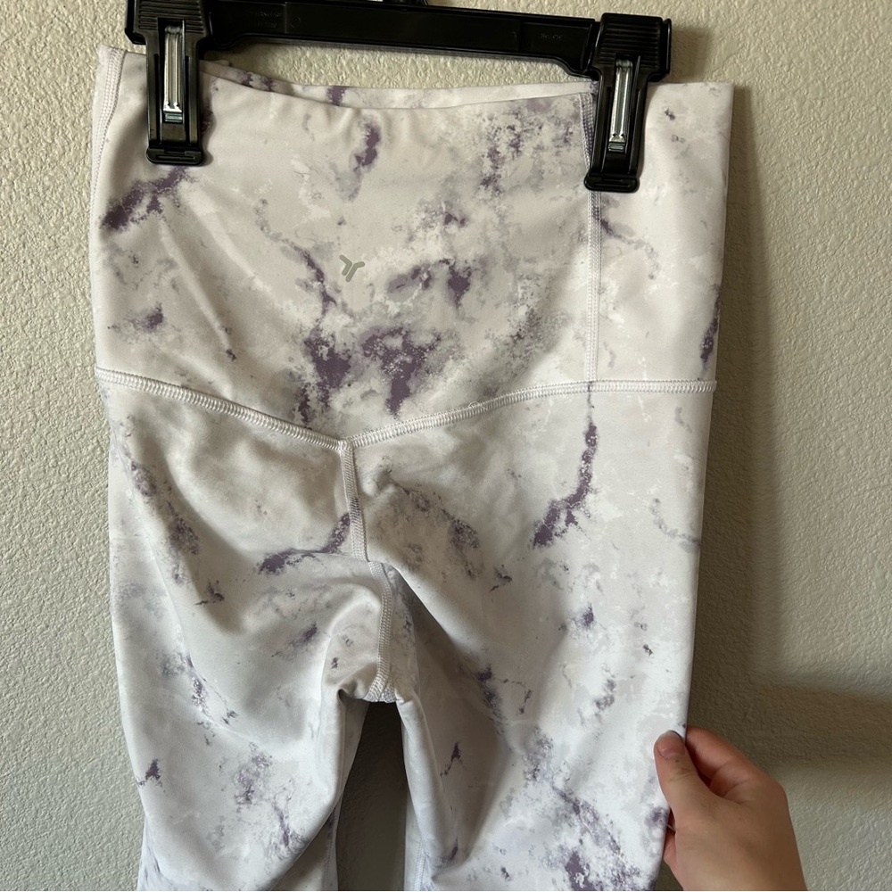 Old Navy PowerSoft Extra High Waisted Leggings - Picture 5 of 6